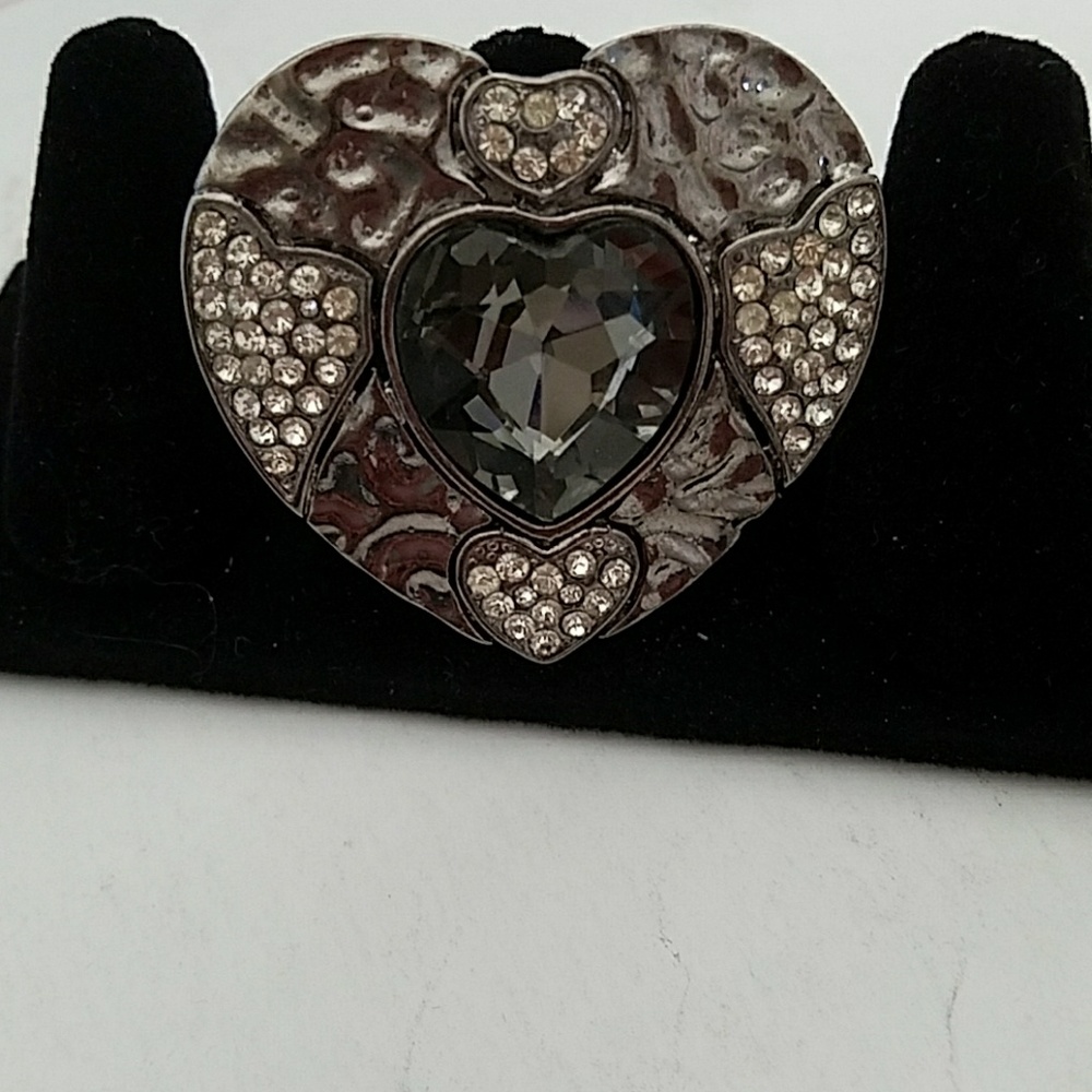 Heart stretch ring